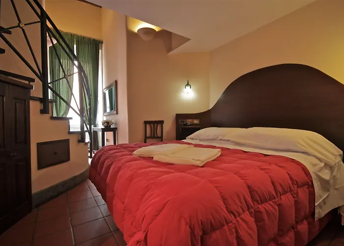 Panda Hotel 2*