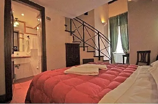 Panda Hotel 2*